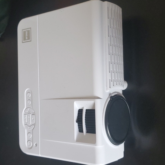 RCA MINI HOME THEATER TV PROJECTOR - Picture 1 of 7